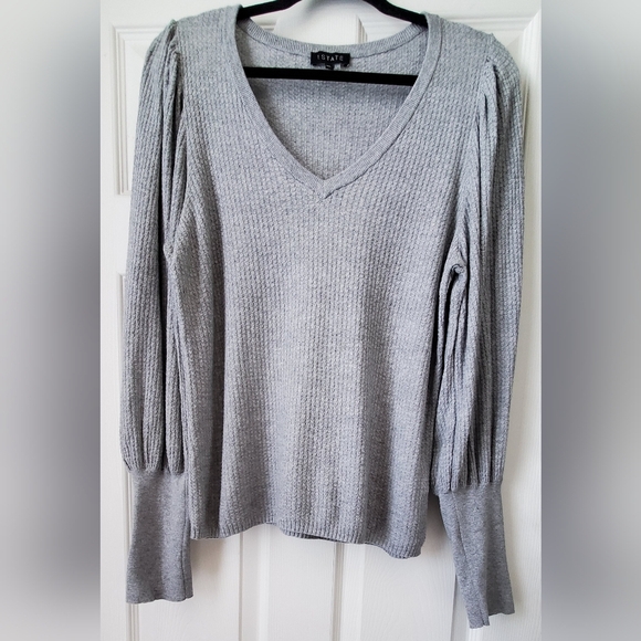 1. State Light Gray Textured V-Neck Lightweight Sweater  Bubble Sleeve Size XL - Picture 2 of 6